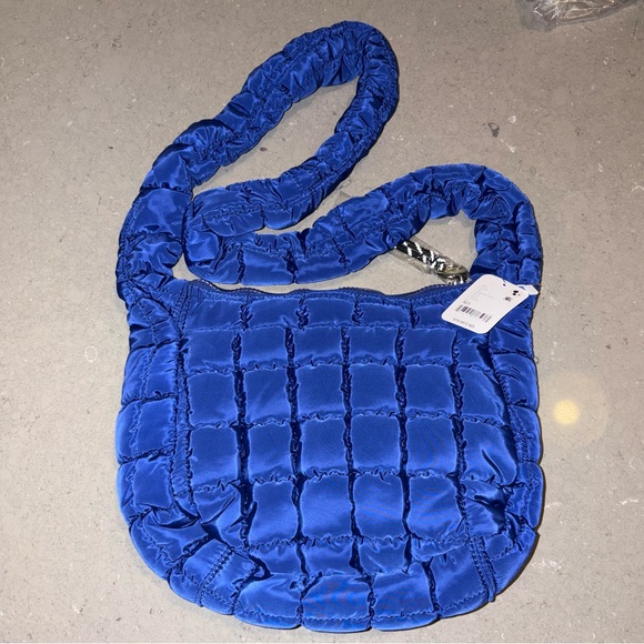 NWT Free People x FP Movement Quilted Baby Carryall Crossbody Bag in Royal Blue - Picture 11 of 12